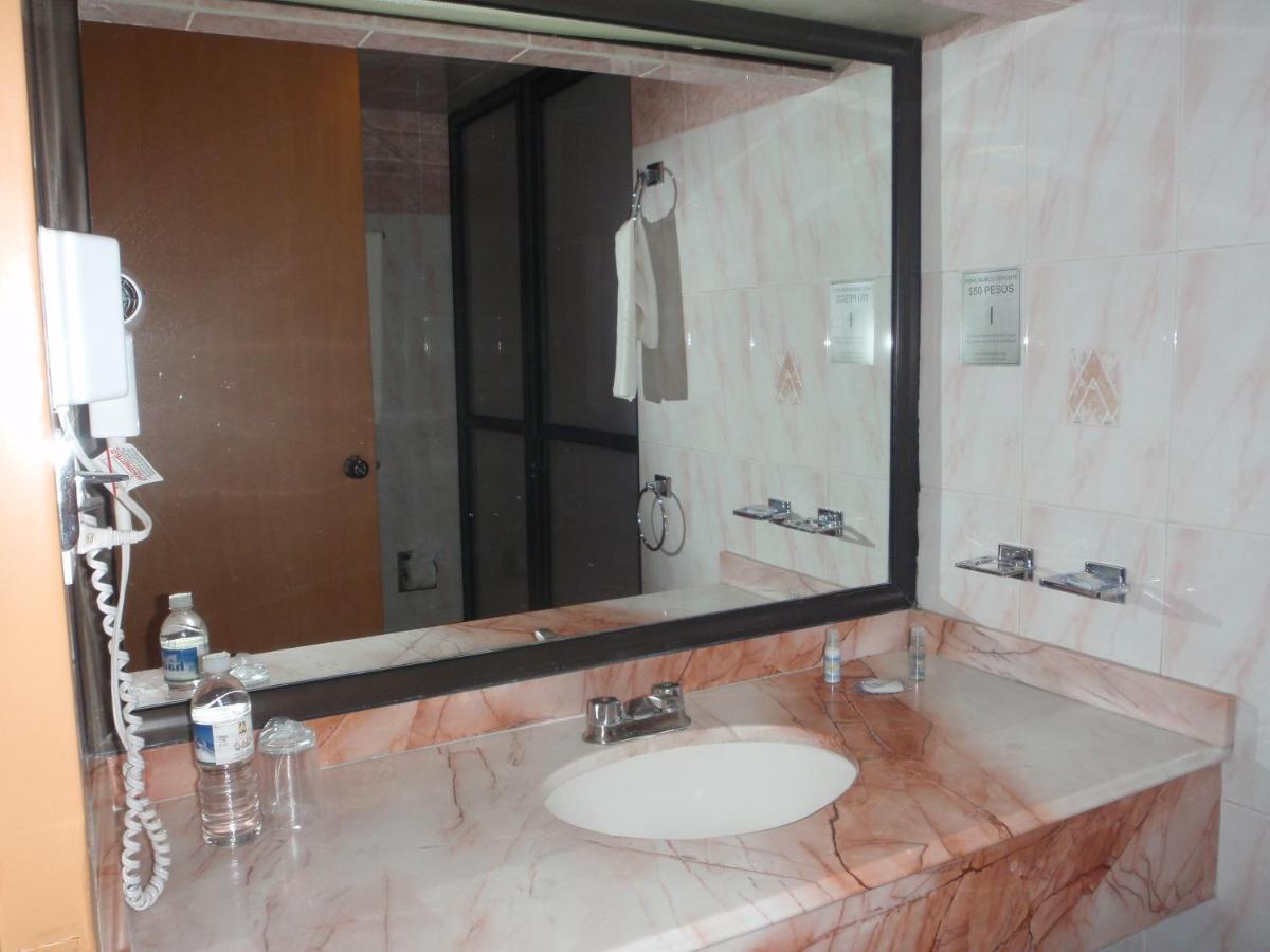 Hotel Plaza Las Fuentes San Juan San Juan Cuautlancingo Oda fotoğraf