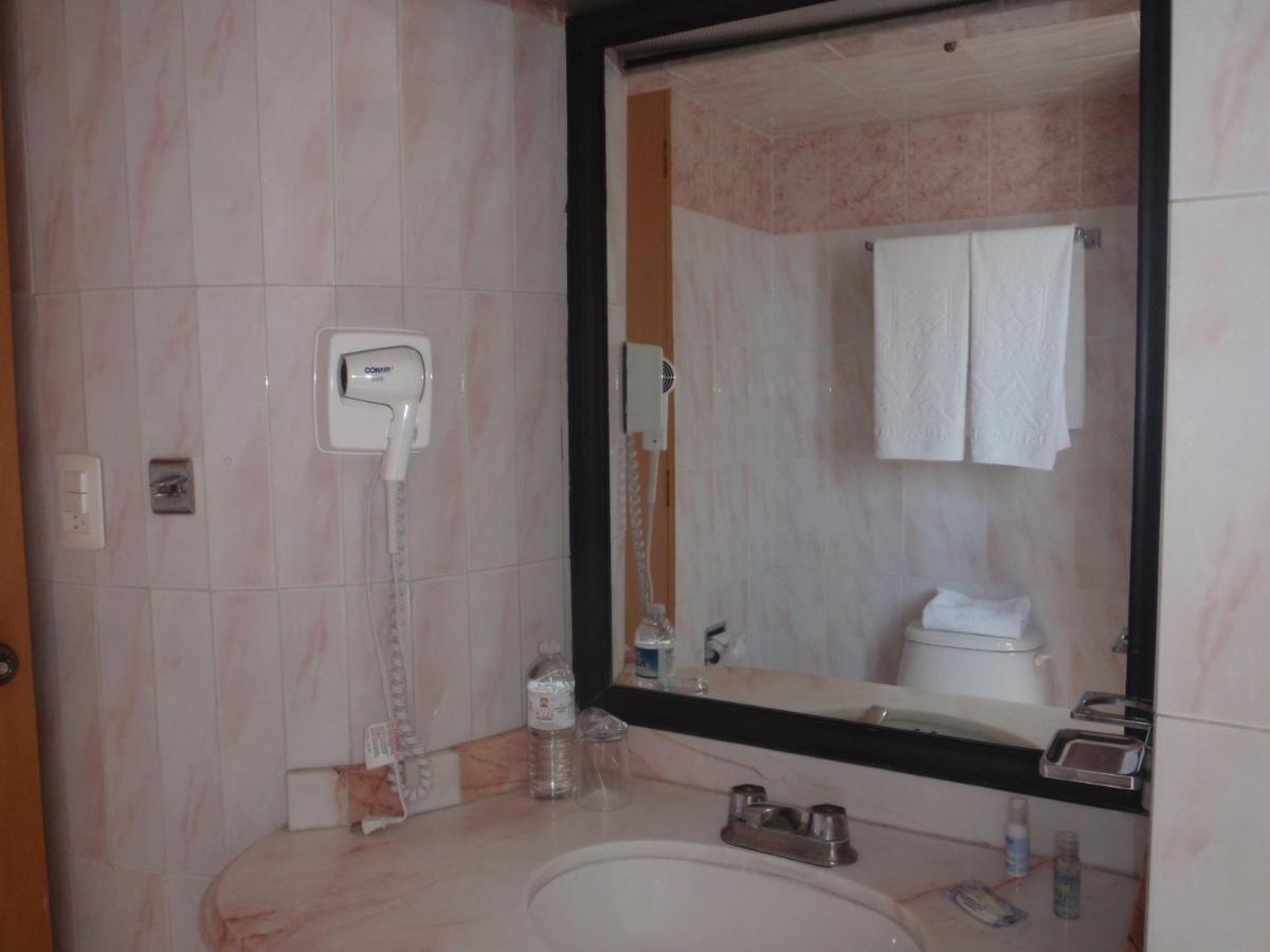 Hotel Plaza Las Fuentes San Juan San Juan Cuautlancingo Dış mekan fotoğraf